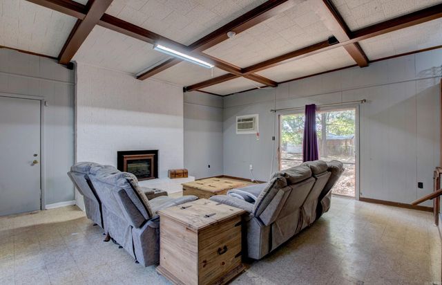 2405 Meadow Drive, Conway, AR 72034