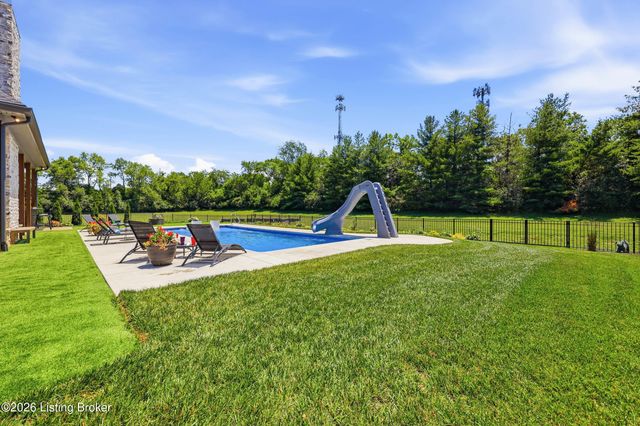 9302 Deepa Dr, Prospect, KY 40059