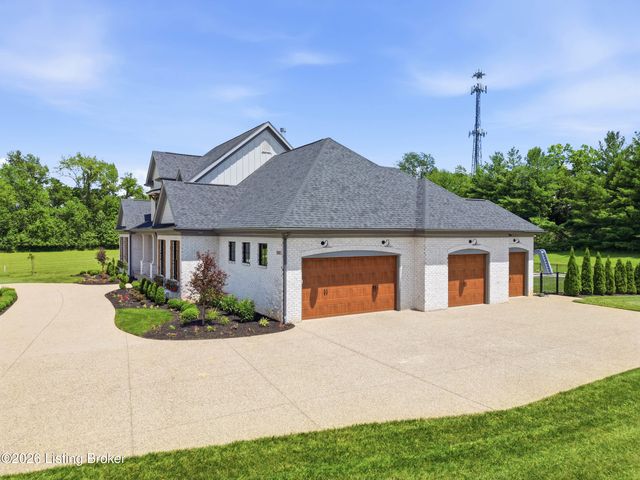 9302 Deepa Dr, Prospect, KY 40059