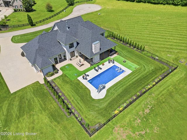 9302 Deepa Dr, Prospect, KY 40059