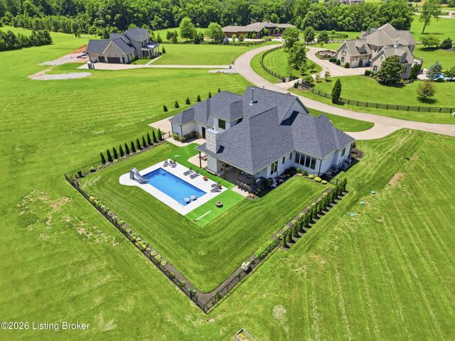 9302 Deepa Dr, Prospect, KY 40059