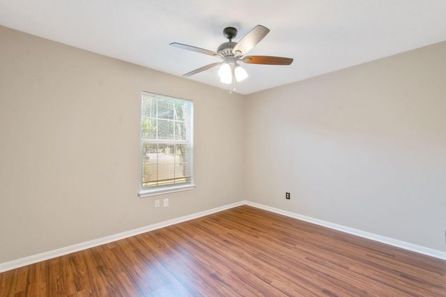 16225 Summerset Estates Boulevard, Conroe, TX 77302