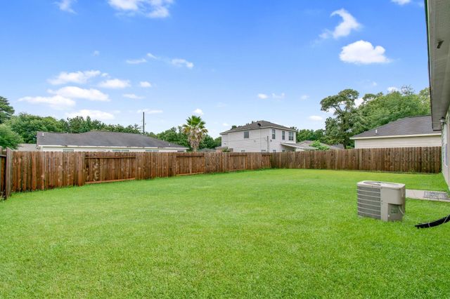 16225 Summerset Estates Boulevard, Conroe, TX 77302