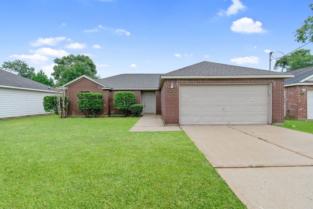 16225 Summerset Estates Boulevard, Conroe, TX 77302