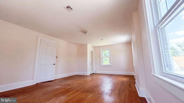 1048 MER-EDINBURG RD, Hamilton, NJ 08690