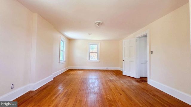 1048 MER-EDINBURG RD, Hamilton, NJ 08690