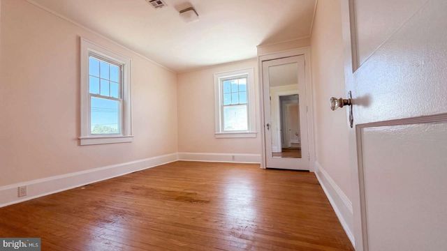 1048 MER-EDINBURG RD, Hamilton, NJ 08690