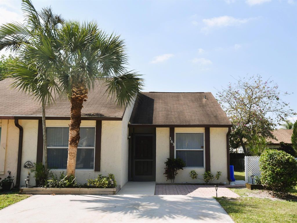 163 Pinewood Court, Jupiter, FL 33458