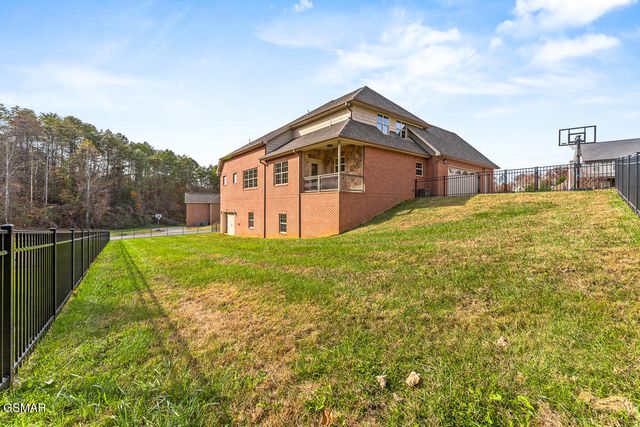 1452 Landmark Boulevard, Sevierville, TN 37862