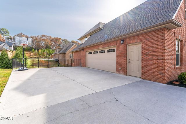 1452 Landmark Boulevard, Sevierville, TN 37862