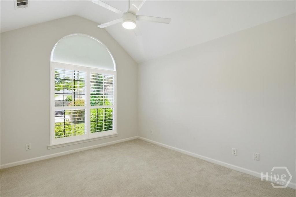 Image 15 of property listing at 535 Pointe South Drive, Savannah, GA 31410