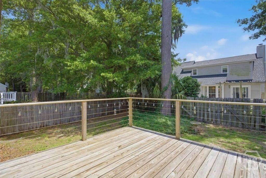 Image 16 of property listing at 535 Pointe South Drive, Savannah, GA 31410