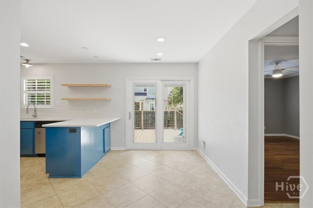 Image 6 of property listing at 535 Pointe South Drive, Savannah, GA 31410