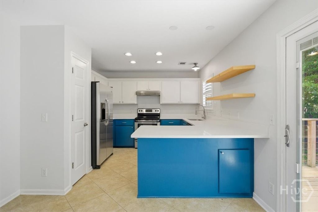 Image 7 of property listing at 535 Pointe South Drive, Savannah, GA 31410