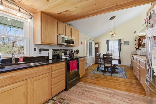 48 Overlea Road, North Smithfield, RI 02896