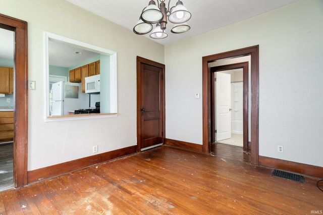 2201 Catalpa Street, South Bend, IN 46613
