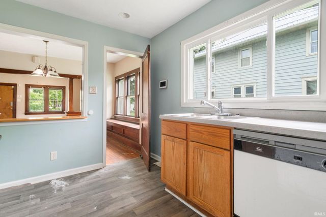 2201 Catalpa Street, South Bend, IN 46613