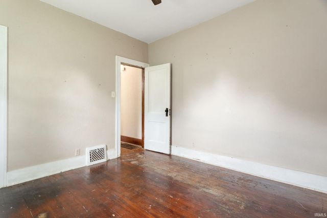 2201 Catalpa Street, South Bend, IN 46613