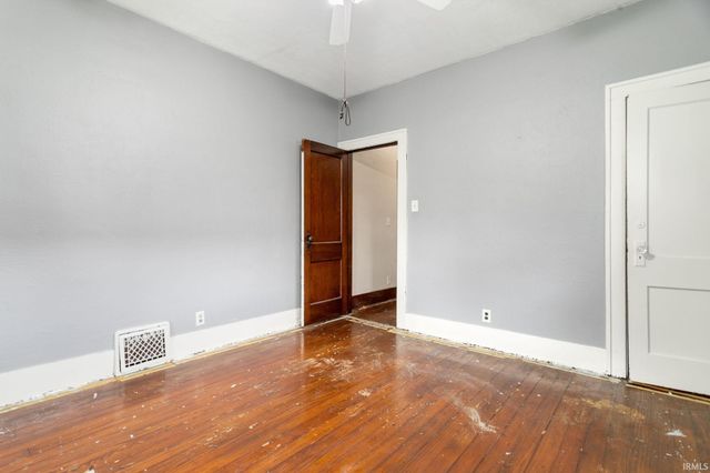 2201 Catalpa Street, South Bend, IN 46613
