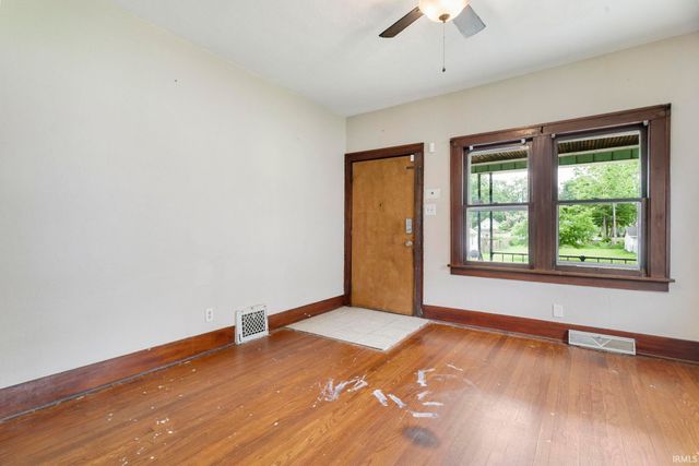 2201 Catalpa Street, South Bend, IN 46613