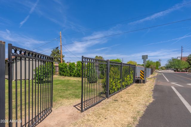 304 W CAMPBELL Avenue, Phoenix, AZ 85013