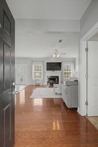 2475 Oak Hill Dr, Murfreesboro, TN 37130