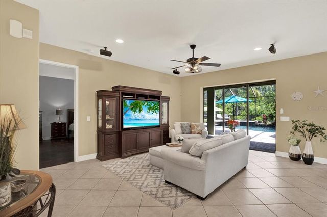 8420 DUNHAM STATION DRIVE, Tampa, FL 33647