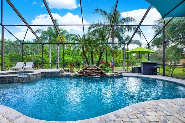 8420 DUNHAM STATION DRIVE, Tampa, FL 33647