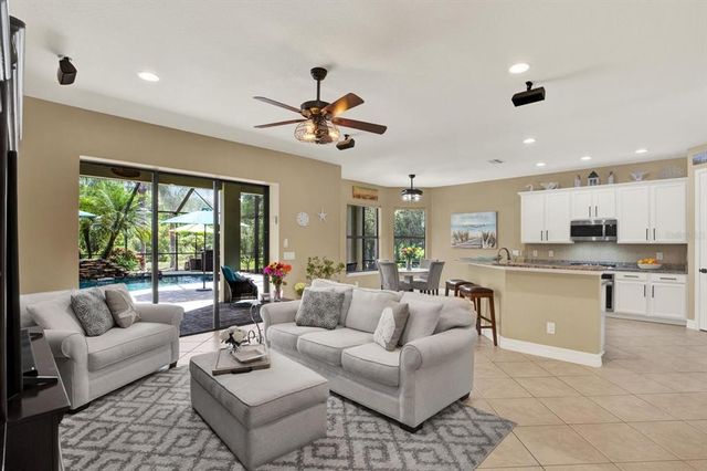 8420 DUNHAM STATION DRIVE, Tampa, FL 33647