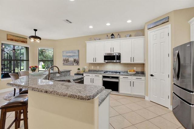 8420 DUNHAM STATION DRIVE, Tampa, FL 33647