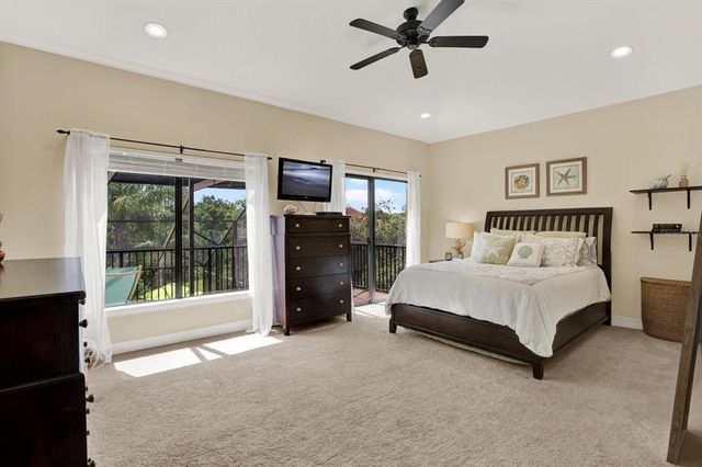 8420 DUNHAM STATION DRIVE, Tampa, FL 33647