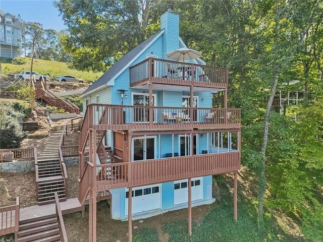 8470 Lake Drive, Snellville, GA 30039