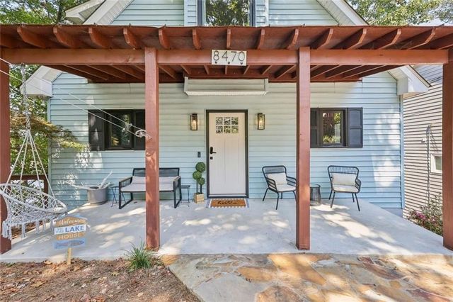 8470 Lake Drive, Snellville, GA 30039