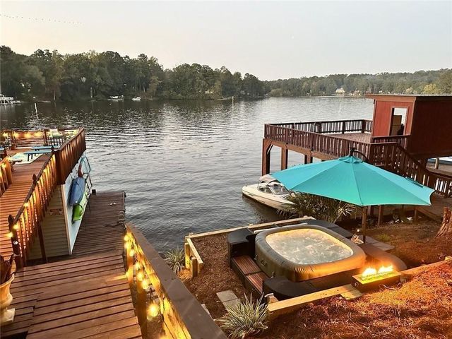 8470 Lake Drive, Snellville, GA 30039