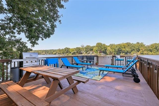 8470 Lake Drive, Snellville, GA 30039