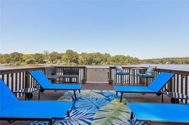 8470 Lake Drive, Snellville, GA 30039