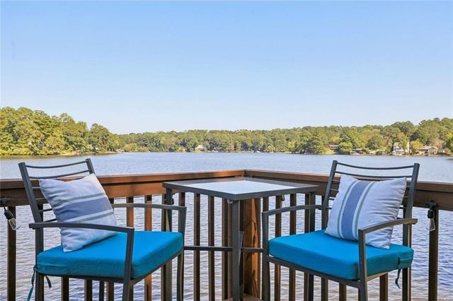 8470 Lake Drive, Snellville, GA 30039