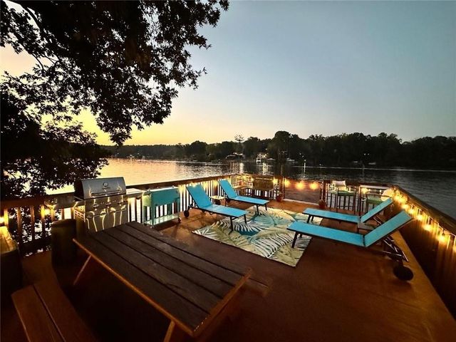 8470 Lake Drive, Snellville, GA 30039