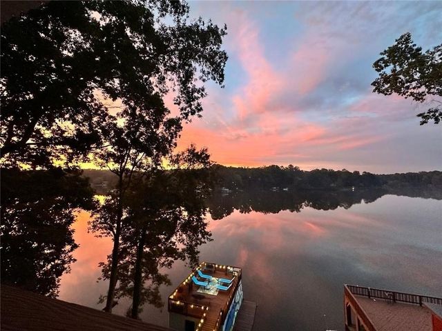 8470 Lake Drive, Snellville, GA 30039