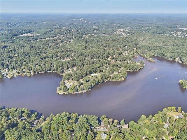 8470 Lake Drive, Snellville, GA 30039