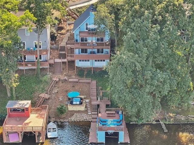 8470 Lake Drive, Snellville, GA 30039