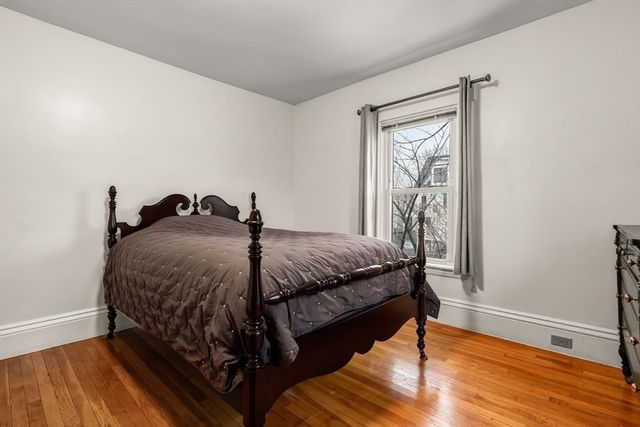 289 Lowell St, Somerville, MA 02145