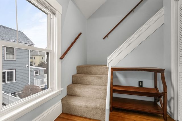 289 Lowell St, Somerville, MA 02145