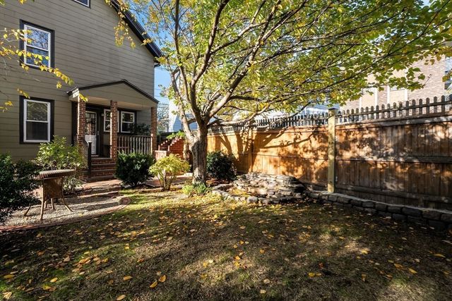 289 Lowell St, Somerville, MA 02145