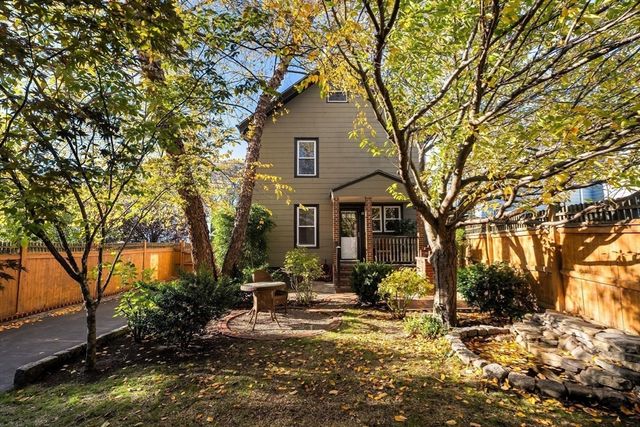 289 Lowell St, Somerville, MA 02145