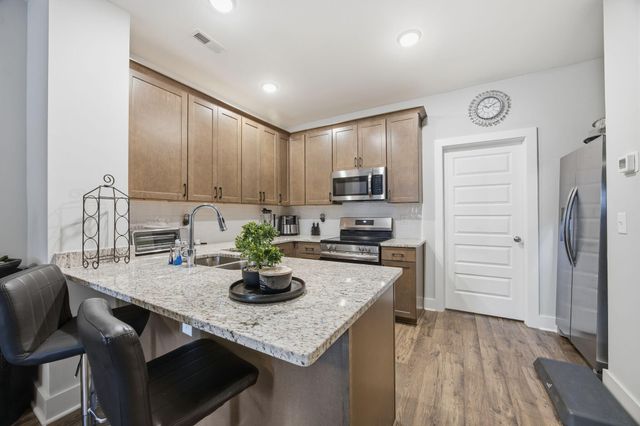 1682 S Watkins Street, Chattanooga, TN 37404