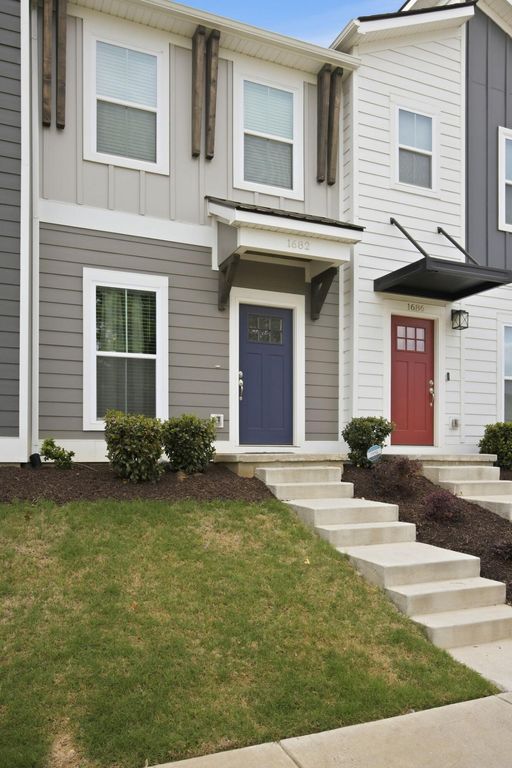 1682 S Watkins Street, Chattanooga, TN 37404
