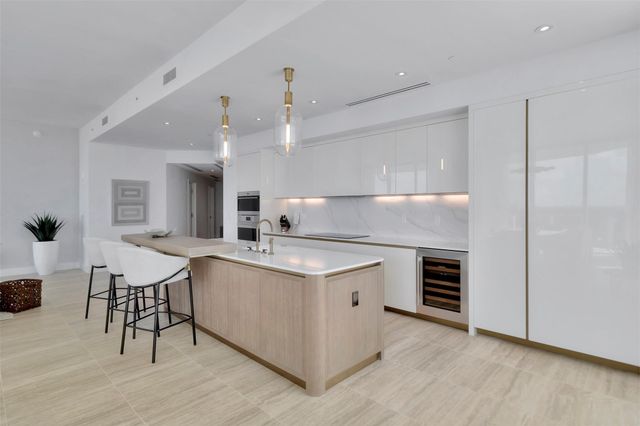 525 N Fort Lauderdale Beach Boulevard 1903, Fort Lauderdale, FL 33304