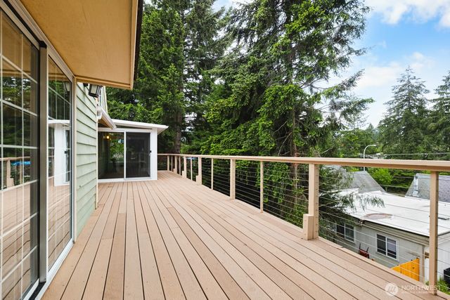 1520 Weathervane Drive, Fircrest, WA 98466