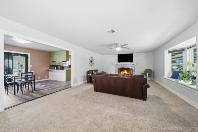 15051 N 253rd Road, Okmulgee, OK 74447